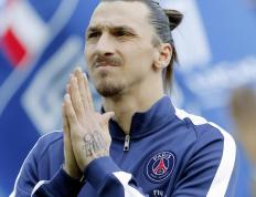 凯恩连胜之路点亮全场：老鹰队不断突破，观众掌声雷动