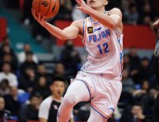 关于福建男篮稳定发挥，紧咬对手成功获胜的信息