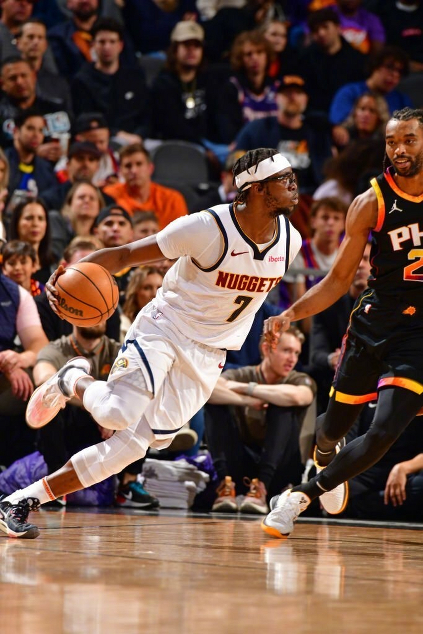  多特蒙德首回合大胜上海申花，约基奇砍下45记关键球，全场沸腾